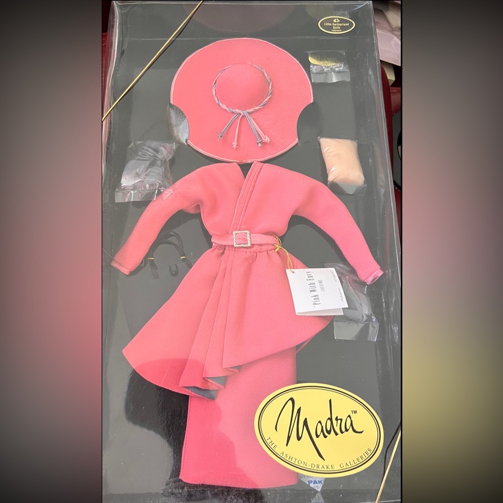 NEW ASHTON DRAKE GALLERIES - "PINK WITH ENVY" MADRA 16" Doll OUTFIT